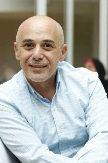 أحمد عزت
