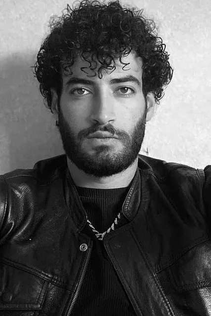 أيمن طعمة